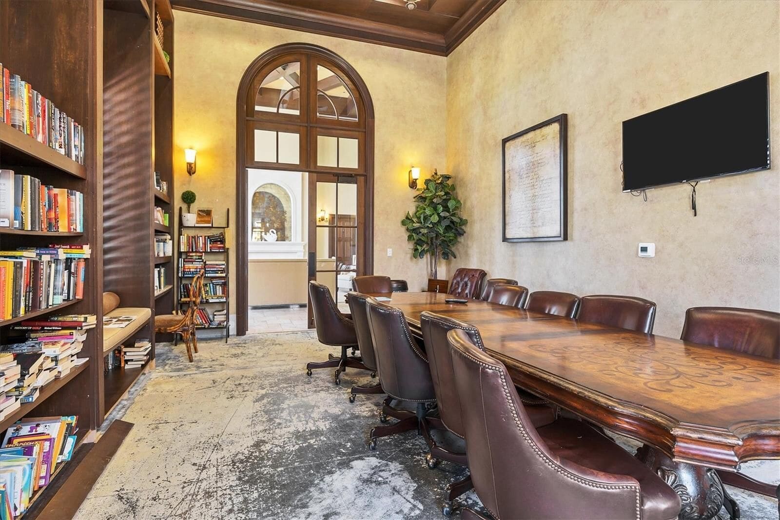 Clubhouse meeting room (shared)
