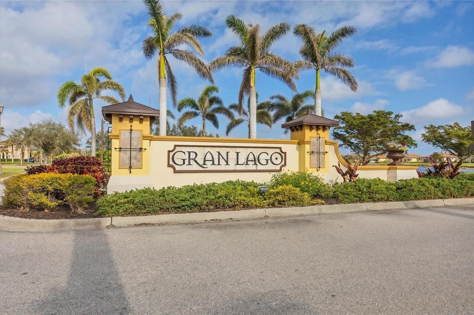 Gran Lago signage in the community